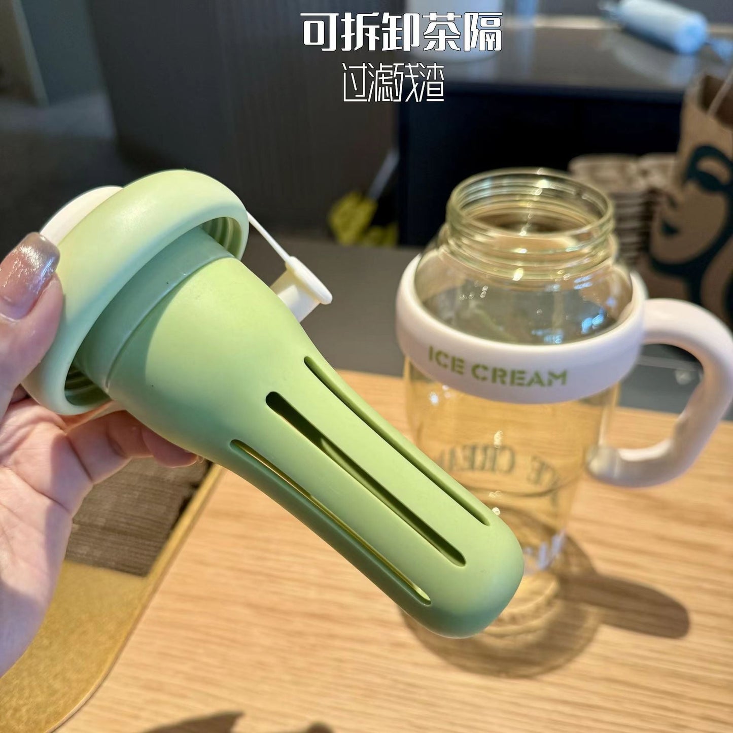 1300ml large capacity plastic water bottle leakprood with straw